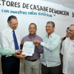 Gobierno entregaRD$24.2 millones a productores de casabe y yuca amarga, en Monción y Loma de Cabrera