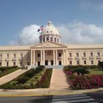 Presidente Medina instruye mediante decreto compras a Mipymes