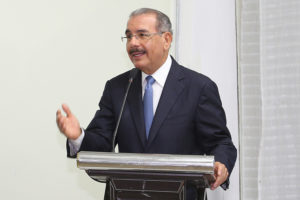 “La prioridad es crear empleos y tener ciudadanos educados y saludables”: Danilo Medina
