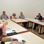 Patronos y trabajadores aún no llegan a acuerdo alza salario; autoridades toman receso para analizar propuestas