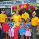 Fudonide entrega útiles escolares a infantes de Villa Mella