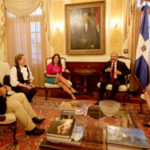 Presidente Medina recibe comisión de Ademprotel