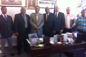 Coalición de Taxistas visita a senador dominicano Adriano Espaillat