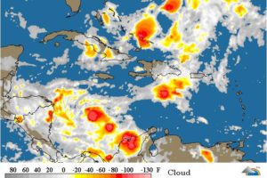 Paso de onda tropical y vaguada provocan aguaceros con tormentas eléctricas y aisladas ráfagas de viento