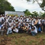 Empleados de EDE Este realizan reforestación; siembran más de 700 plantas en Cara Linda, Monte Plata