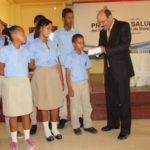 El Inabie entrega lentes a estudiantes de San Cristóbal con inversión superior a RD$4 millones