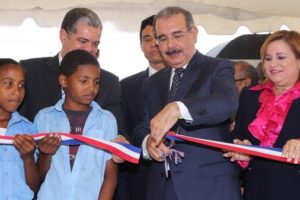 Presidente Medina entrega en San Juan de la Maguana 15 centros educativos con 156 aulas