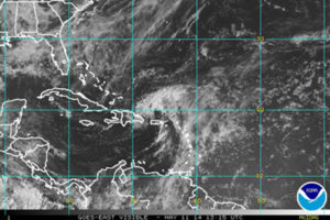 Baja en altura y vaguada provocan aguaceros, tormentas eléctricas y ráfagas de vientos sobre RD