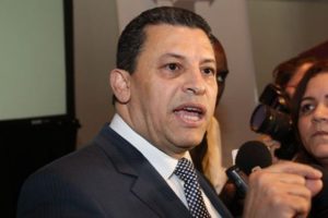 Director general de Aduanas insiste será aplicado impuesto a compras menores de US$200