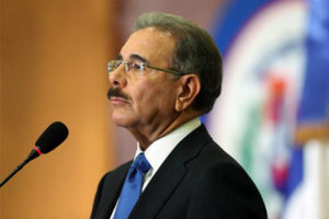 Presidente Medina observa y rechaza ley Loma Miranda