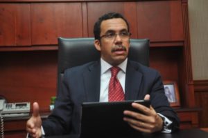 Navarro: ministro de Relaciones Exteriores; Asunción superintendente de Bancos