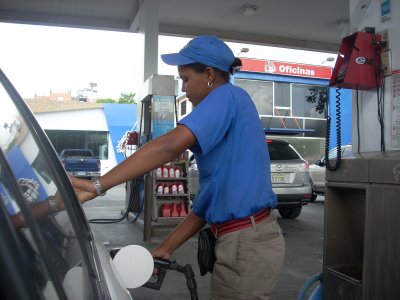 Mayoría precios combustibles siguen variación