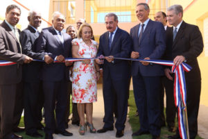 En Barahona y San Juan, 120 familias ya tienen casa propia