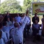 Medina exhorta a productores aprovechar oportunidad y hacer buen uso del dinero