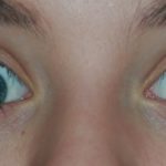¿Por qué salimos en las fotografías con los ojos rojos?