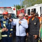 El CEA entrega camión de bomberos y ambulancia en San Pedro de Macorís