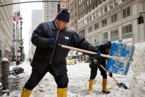 Se eleva a trece la cifra de muertos por el temporal de nieve en Nueva York