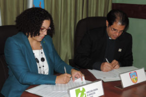 La DGII y Ucateba promoverán la formación tributaria a universitarios del Sur