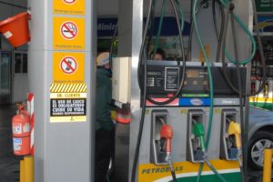 Combustibles bajan entre RD$2.60 y RD$4.20; el GLP y Gas Natural seguirá sin variación