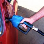 Combustibles siguen hacia la baja, desde este sábado disminuyen entre RD$1.00 y R$4.40 por galón