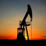 El petróleo de Texas baja en la apertura el 3.31 % hasta 54.06 dólares