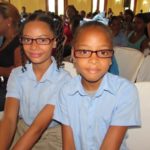 Inabie entrega más de cuatro mil lentes a estudiantes de escuela pública