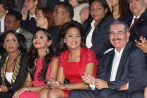 Medina felicita al pueblo dominicano y convoca amar al prójimo en Navidad