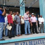 Miles se movilizan en Baní en reclamo de agua