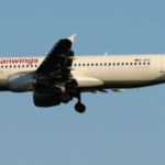 Encuentran una de las cajas negras del avión estrellado en los Alpes