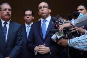 Danilo Medina y Canciller se reúnen tras cierre consulados en Haití