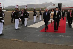 Danilo Medina llegó a Panamá; inicia de inmediato agenda de trabajo‏