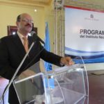 Inabie afirma Gobierno dejará estudiantes escuelas públicas de Santiago libre de problema visual