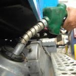 Precios combustibles bajan hasta RD$220 por galón
