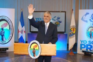 Vargas Maldonado declina aspiraciones a favor de reelección