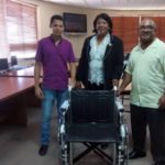El CDP e IPPP donan una silla de ruedas