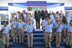 En lucida ceremonia El Presidente Danilo Medina inaugura en La Romana el año escolar 2015-2016