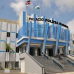 Investigan agentes policiales por despojo de 17 mil 700 dólares entrenador de béisbol