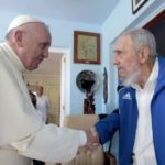 El papa Francisco visita a Fidel Castro en su domicilio de La Habana