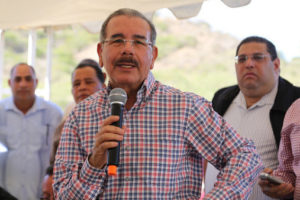 Danilo Medina informa que el gobierno comenzará a pagar regalía el 4 de diciembre