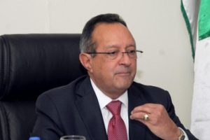 Ministro de Agricultura garantiza abastecimiento de pollo, plátano y arroz