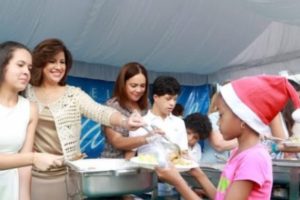 Margarita Cedeño celebra la Navidad con 500 niños y adolescentes de escasos recursos