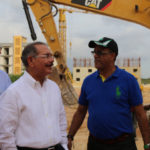 Presidente Medina supervisa construcción Ciudad Juan Bosch