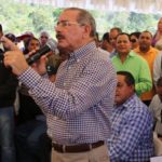 Danilo Medina “Entrega de títulos es acto de justicia social”; pide no venderlos‏