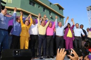 Danilo Medina encabeza proclamación candidatos a senadores y alcaldes