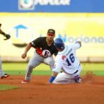 Pedro López “ayuda” al Licey a ganar primero ante Escogido