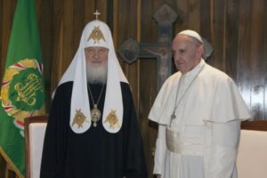 Papa Francisco y patriarca ruso Kirill firman acuerdo y abogan por unidad