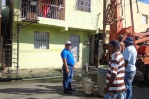 Regidor Robert Matos inicia limpieza de filtrantes en Katanga para evitar familias sean afectadas por Virus del Zika