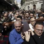 Miles de personas acuden a Jerusalén en Viernes Santo