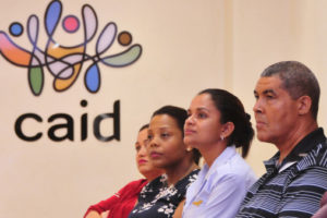 Familias con niños y niñas con parálisis cerebral participan en taller del CAID‏