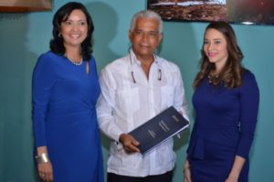 Onapi entrega certificados de  nueva Indicación Geográfica y dos Denominaciones de Origen de  productos dominicanos